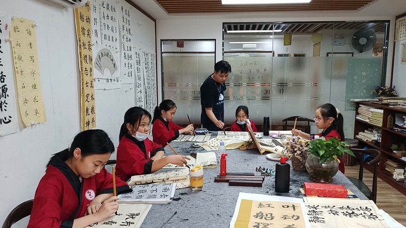 小标题：学历提升背景与需求