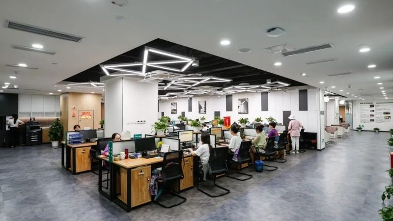 叉车培训费用主要由以下几部分构成：