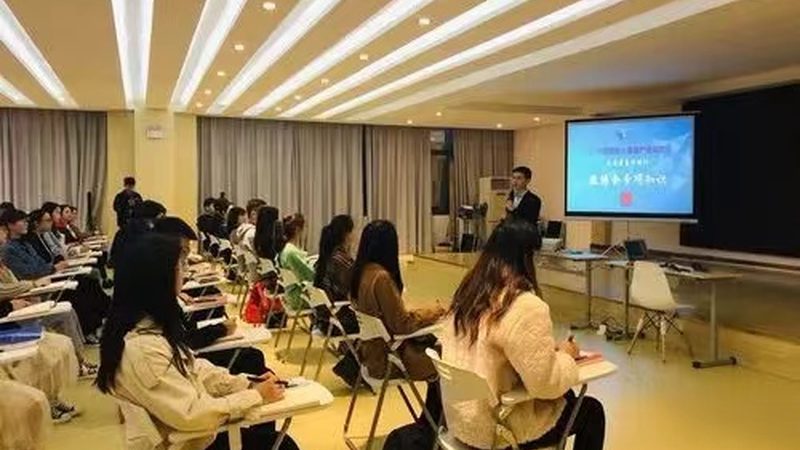 案例分析：以某机构网络课程教学设计为例